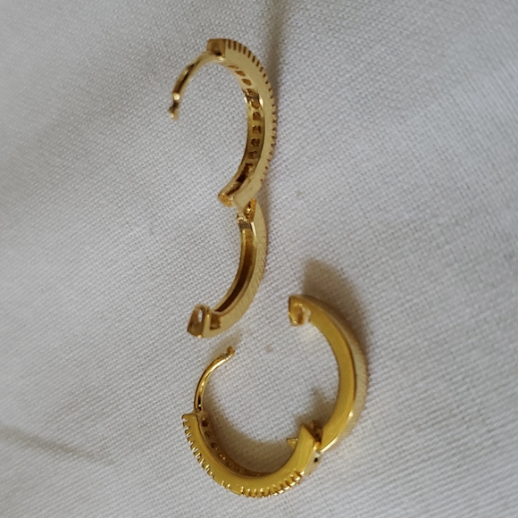 Ear rings with interchangeable pieces - Picture 10 of 11